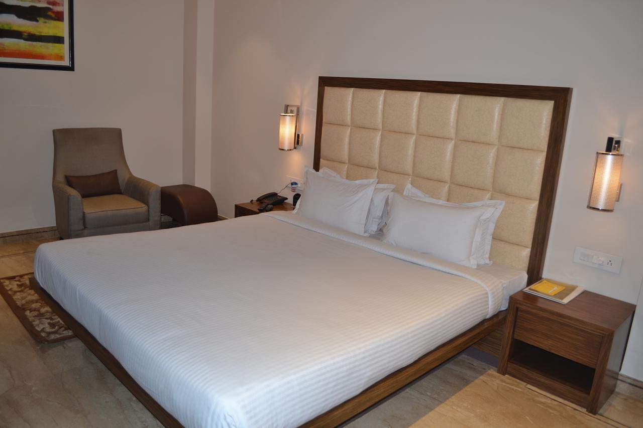 Hotel The Manor - A Boutique Hotel Jorhāt Екстериор снимка